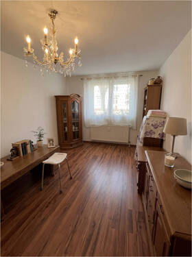 Peter Dondorf Immobilien - Wohnzimmer (KI-optimiert) - 