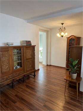 Peter Dondorf Immobilien - Wohnzimmer (KI-optimiert) - 