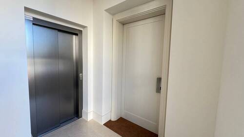 Wohnungseingang EG re. - Etagenwohnung mit 278,60 m² in Hagen / Wehringhausen zum Kaufen