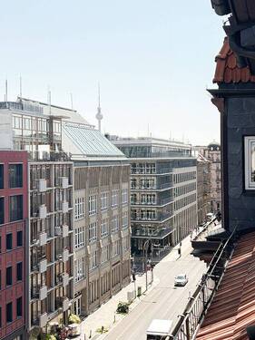 Blick aus der Wohnung in die Straße - 