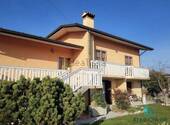 www.ADImmobilien.de - Landhaus direkt am Fluss Fiume Stella