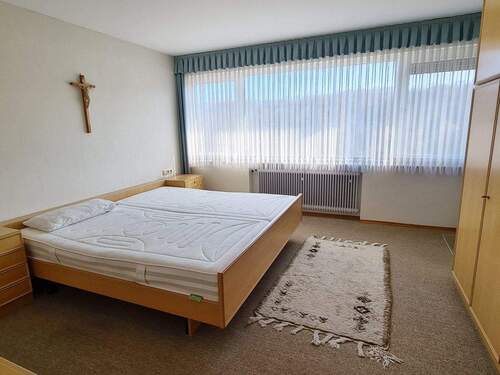 Schlafzimmer mit Zugang Balkon - 