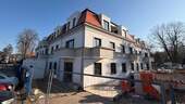 Fassade im Sonnenschein - 4 Zimmer Etagenwohnung zum Kaufen in Stahnsdorf