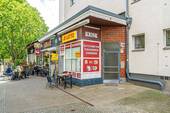 Vor dem Haus - 