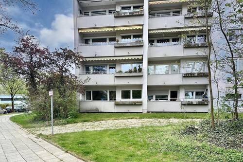 Ansicht Balkon - 3 Zimmer Etagenwohnung zum Kaufen in München