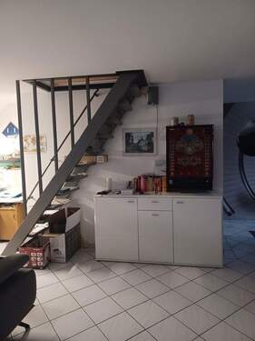 Treppe zur Cillarea - Etagenwohnung mit 84,00 m&sup2; in Wachtberg zum Kaufen