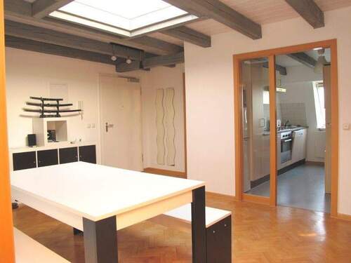 mit Oberlicht - Etagenwohnung mit 76,00 m&sup2; in Dresden zur Miete