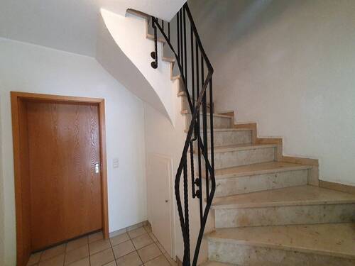 Treppenhaus - Etagenwohnung mit 104,30 m&sup2; in Ahlen zum Kaufen