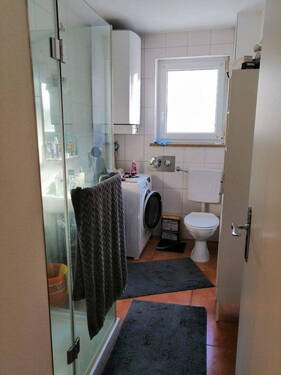 Bad mit Waschmaschine 2. OG - 