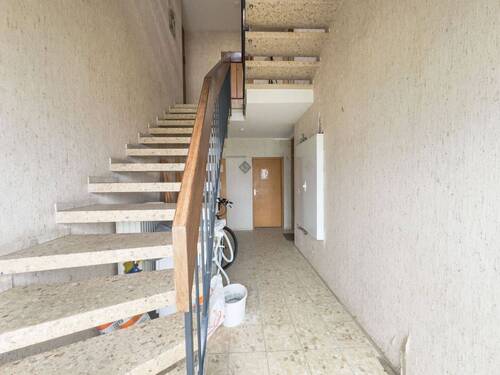 Eingang MFH innen - 