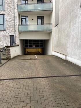 Tiefgarageneinfahrt.jpeg - Tiefgaragenstellplatz zu vermieten