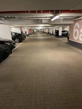 Tiefgarage.jpeg - Garage, Stellplatz in Hamburg