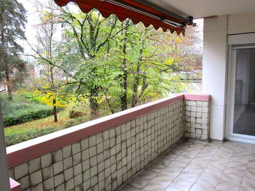 Balkon mit Aussicht ins Grüne - Großzügige 4-Zi. Wohnung mit Balkon in Nürnberg - Langwasser Wohnung kaufen