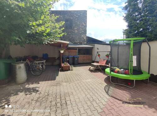 Hinterhof - Sitzecke für Mieter - 