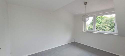 Bild 1 - 3 Zimmer Dachgeschosswohnung Diedelsheim mit Terrasse