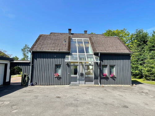 Hofansicht - Einfamilienhaus mit 265,50 m² in Lage zum Kaufen
