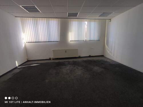 Eingang 1 - Büro (2) - 
