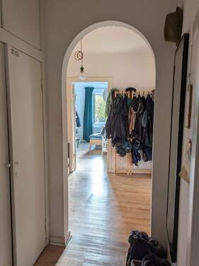 Flur mit Einbauschrank - 