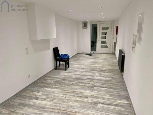 Eingang - 8 Zimmer Mehrfamilienhaus, Wohnhaus zum Kaufen in Fuldatal