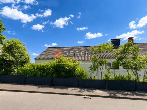 Hausansicht - Voll vermietetes 4-Familienhaus mit Top-Einheit über 2 Ebenen + 3 Garagen in Herdecke!