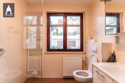 Bad mit Dusche - 