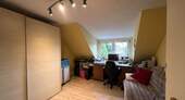 Arbeits- oder Kinderzimmer - 