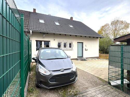 Zufahrt - 4 Zimmer Doppelhaushälfte in Hattingen