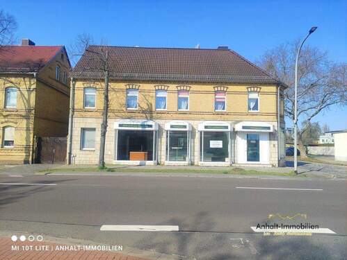 Hausansicht vorn - Mehrfamilienhaus, Wohnhaus mit 111,00 m&sup2; in Wolfen zum Kaufen