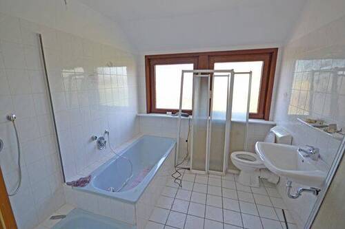 Bad - 3 Zimmer Etagenwohnung in Ottersberg