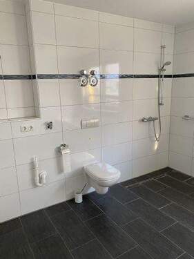 im Badezimmer - 