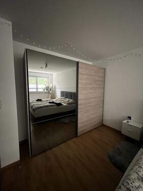 Kleiderschrank ggfs. gegen Ablöse - 