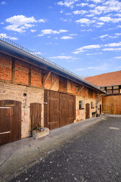 Stallungen - Mehrfamilienhaus, Wohnhaus mit 140,00 m&sup2; in Friedewald zum Kaufen