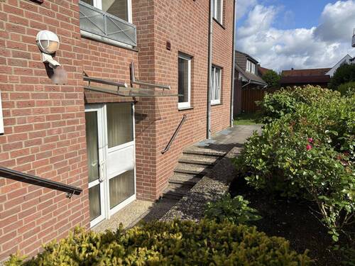 Hauseingang - Etagenwohnung mit 82,40 m&sup2; in Garbsen zum Kaufen