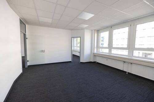 Büro oder Wartebereich - Praxis- oder Büroräume mit 3 TG-Stellplätzen N-Mögeldorf Praxis mieten Büro mieten