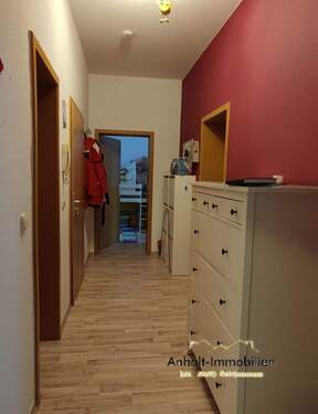 1. OG - Flur - 
