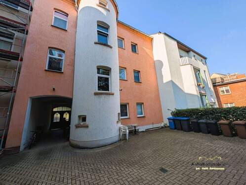 Hofansicht - Mehrfamilienhaus, Wohnhaus mit 316,00 m² in Bitterfeld-Wolfen zum Kaufen