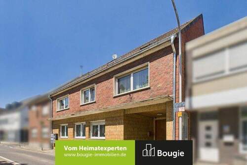 Straßenansicht - Voll vermietetes Zweifamilienhaus - top renoviert & gepflegt