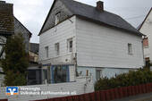 Straßenansicht - Kleines Zuhause mit Scheune - 49.000,00 EUR Kaufpreis, ca.  70,00 m² Wohnfläche