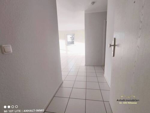 Flur - Etagenwohnung mit 86,20 m² in Bitterfeld zur Miete