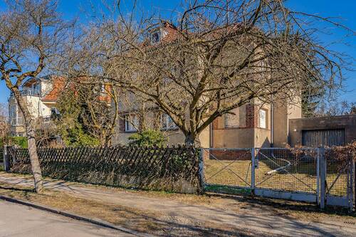 Hausansicht - 7 Zimmer Einfamilienhaus in Berlin