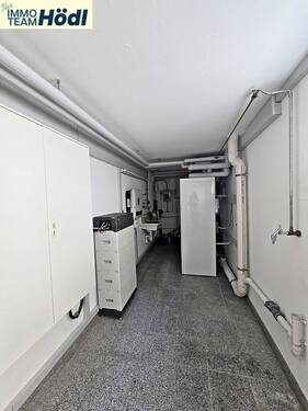 Wasch und Trockenraum mit Technik - 