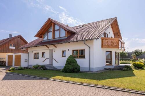 Vorderseite - 8 Zimmer Mehrfamilienhaus, Wohnhaus zum Kaufen in Oberndorf am Neckar / Hochmössingen