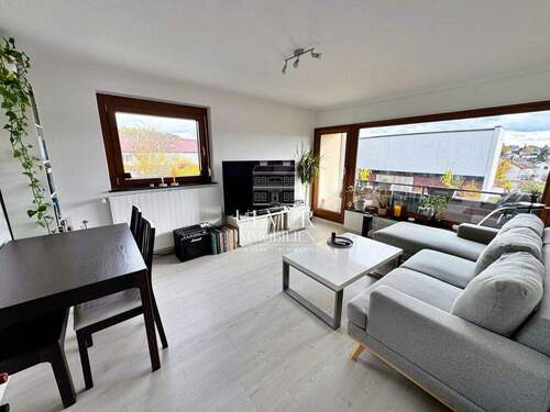 Wohnzimmer OG - 8 Zimmer Doppelhaushälfte in Böblingen