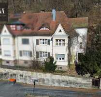 Denkmalgeschützte Doppelhaushälfte mit zwei Wohneinheiten in stadtnaher Lage Kauf gegen Gebot - Kulmbach