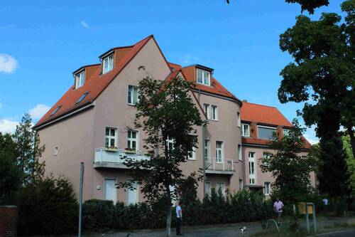 Hausansicht - Sonnige, ruhige Dachgeschosswohnung in Treptow-Köpenick