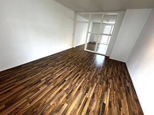 Wohnzimmer - 2 Zimmer Etagenwohnung zur Miete in Lüdenscheid