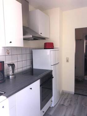 Küche mit Einbauküche - 