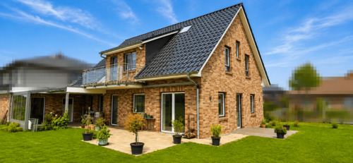 Hausansicht hinten - Exklusiver Neubau (KfW 55) aus 2020 mit traumhaftem Blick über die Wiesen