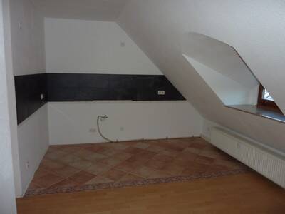 21053-3.jpg - 4 Zimmer Etagenwohnung in Weißenfels