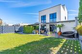 Bild 1 - Exklusives Traumhaus mit Garten in malerischem Niederwenigern: Luxus und Natur vereint!
